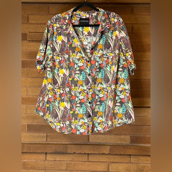 Wildfang Essential Button Up Multicolor Floral - Picture 3 of 8